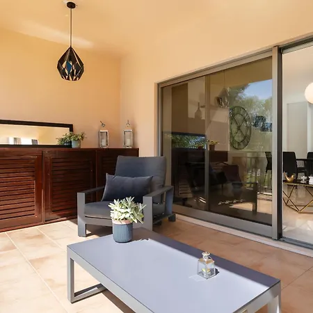 Nest Algarve Edition * 빌라모라